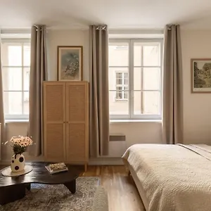 https://prestigious-main-square-apartment.krakowhotelspoland.com